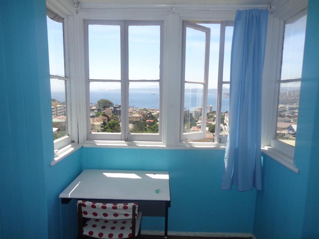 Hostal Faro Azul Valparaiso Bilik gambar